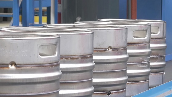 SS kegs at Entinox’s beer barrel manufacturing plant in Zaragoza, Spain, before pickling. Photo courtesy of Henkel.
