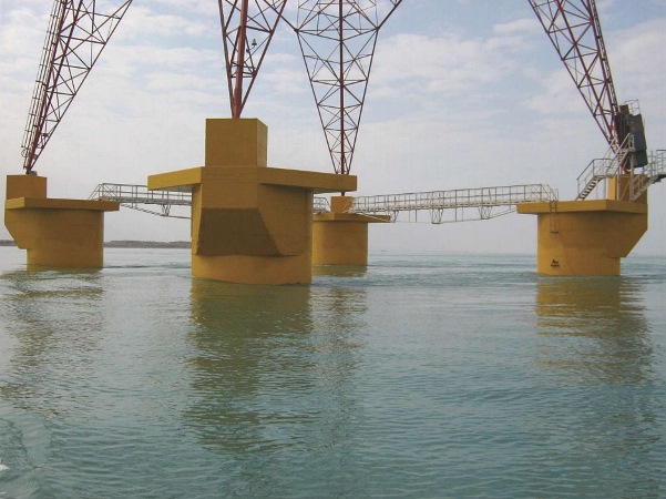FIGURE 1: An important sea-crossing mast that transmits electricity to Iran’s biggest island.